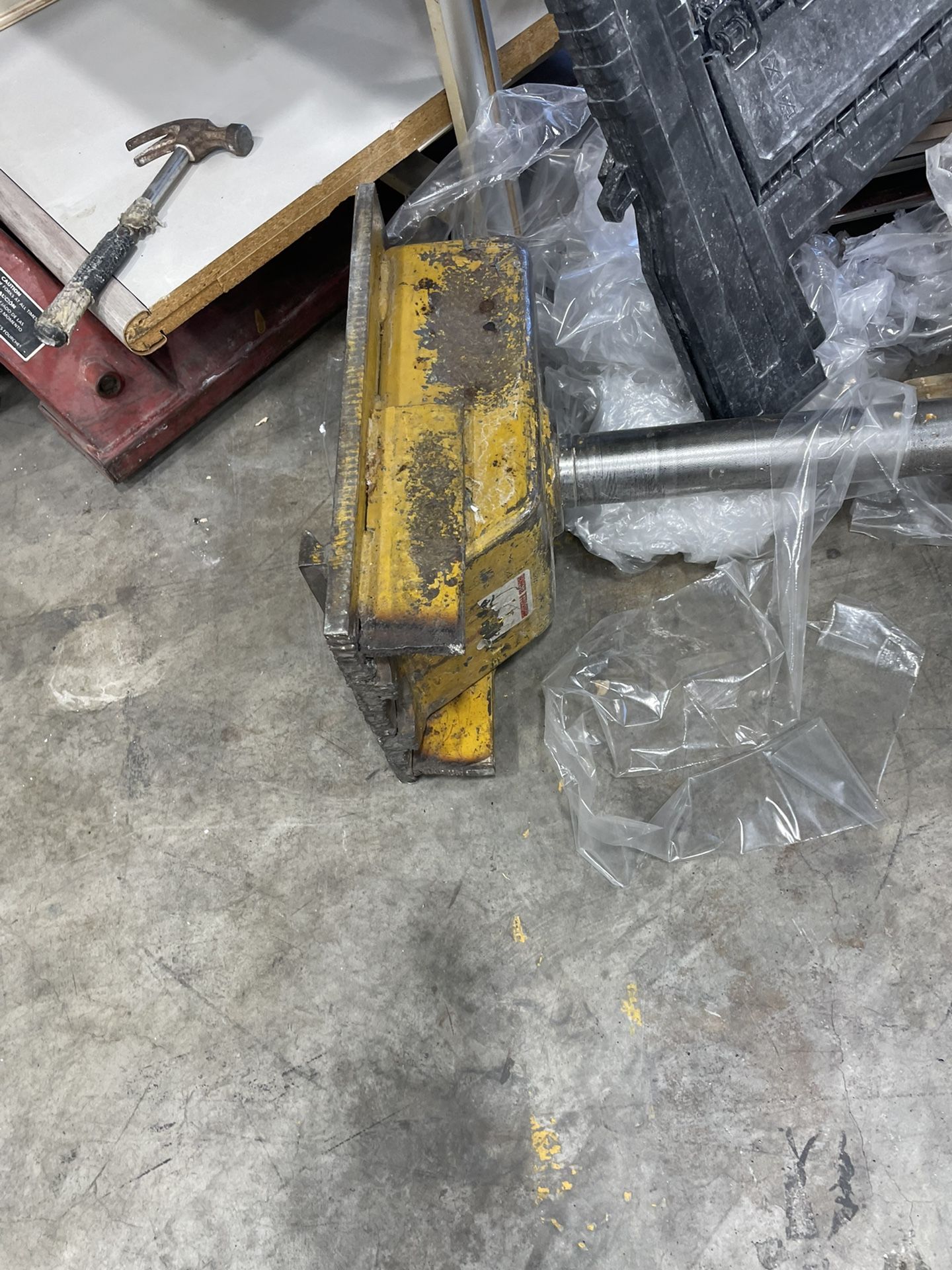 Forklift Pole For Carpet And Flooring Warehouse 