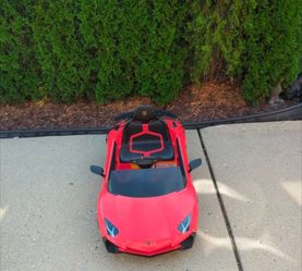 Lamborghini - 12v Ride on