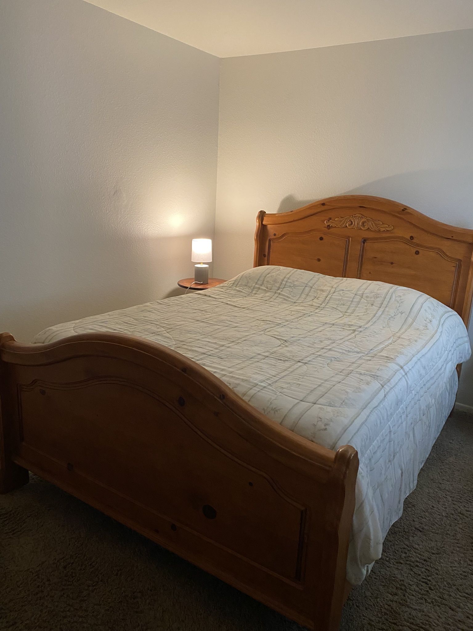 queen size hard wood bed frame and dresser