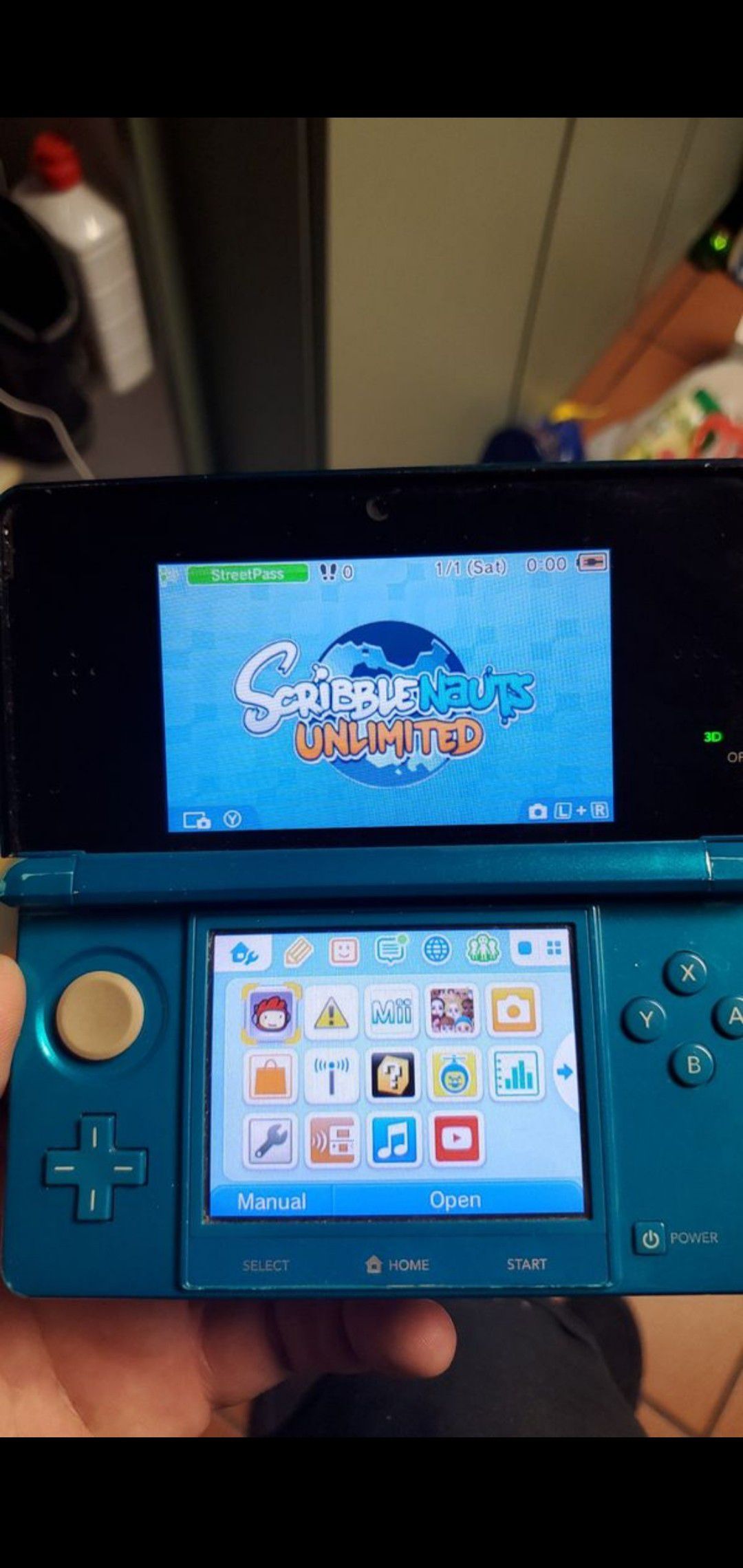 Nintendo 3DS (no charger)
