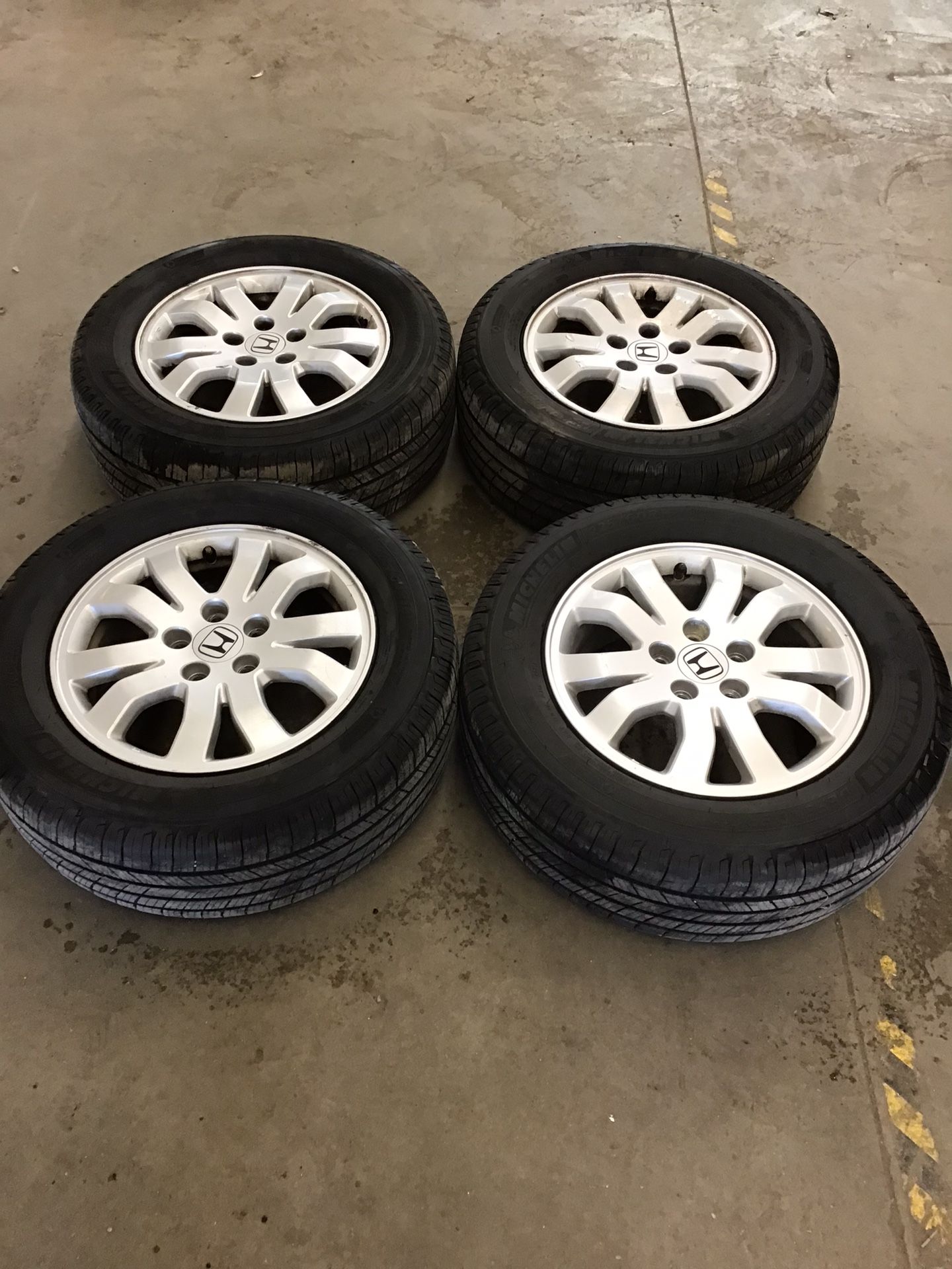 16” Honda CRV 2005-2006 OEM Wheel And Tire Package