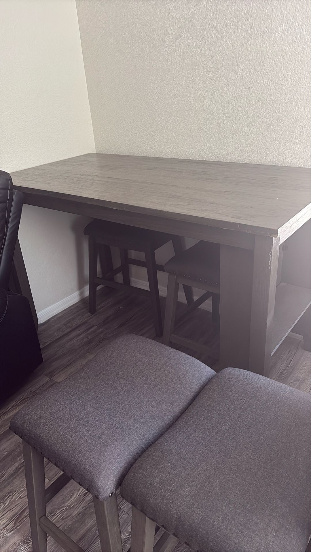 Table & 4 stools with cushion