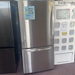 Refrigerator 33” Inches Stainless Steel New Open Box And 1 Year Warranty 