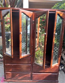 Furniture/Wardrobe