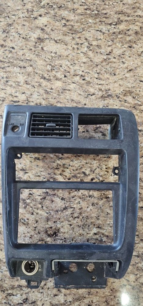 2001-2004 Toyota Tacoma Center Dash