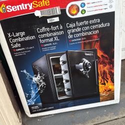 New Sentry Safe box X-Large