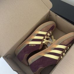 Maroon Adidas Gazelle - Size 7 Men Size 8.5 Women And Size 7.5 
