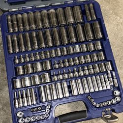 155 pc Metric Service Set