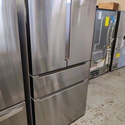 New Bosch
800 Series 21 cu. ft. Smart Counter Depth 4-Door French Door Recessed Handle Refrigerator 