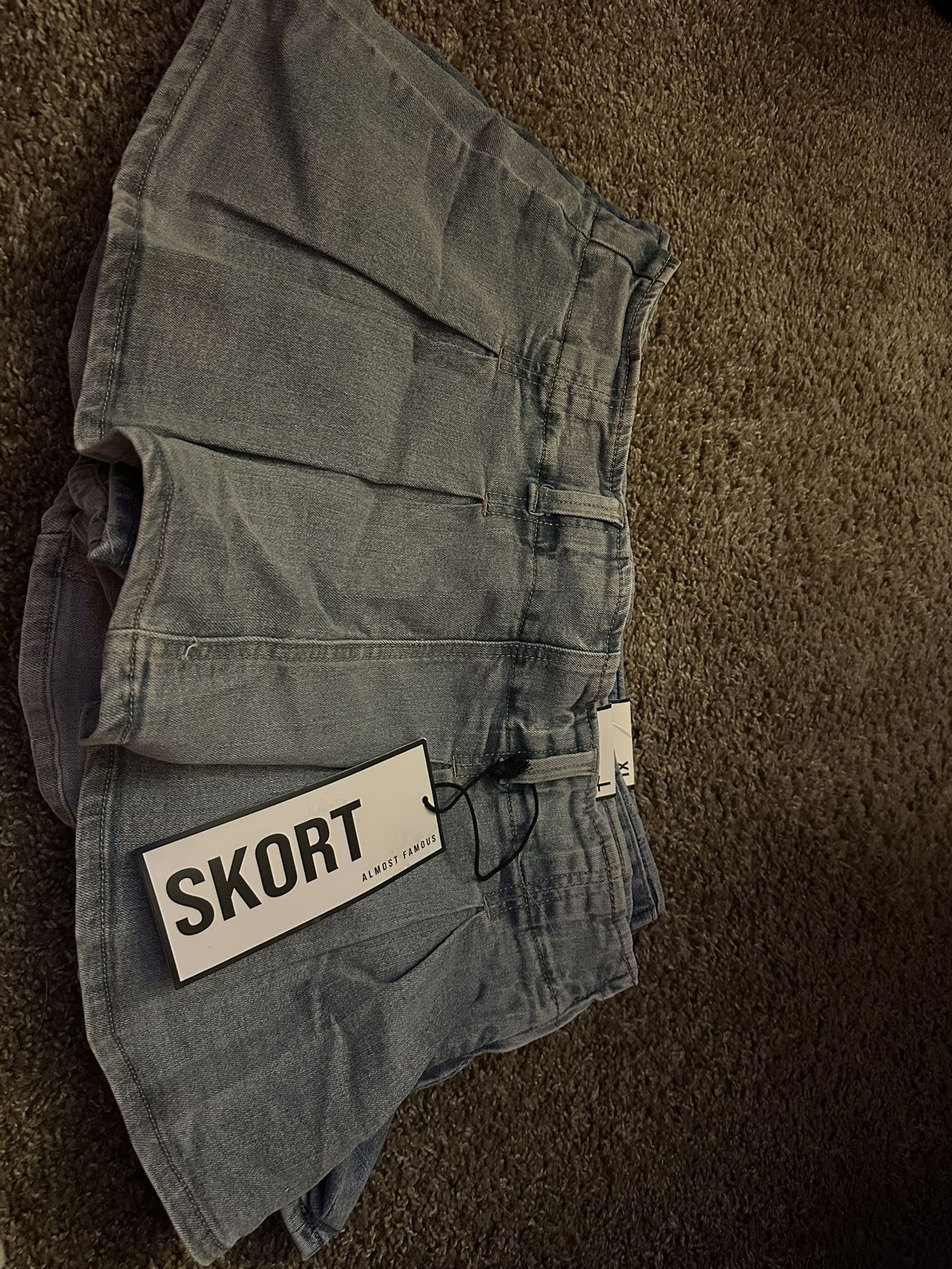 skort