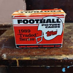 TOPPS FOOTBALL CARDS 