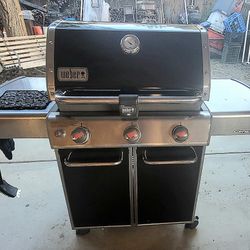 BBQ Grill. Weber. Genesis. 3-Burner. Full Propane Tank.  Grilling Light On Handle. Works Great! Very Clean. Accept ReasonableOffer.  Can Deliver. 