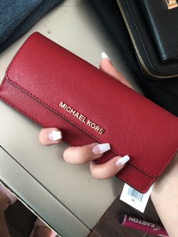 MK Jet Set Traveler Wallet