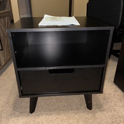 NEW Walker Edison Raelyn Mid-Century Modern 1-Drawer Nightstand, 20 Inch, Black