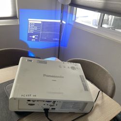 Panasonic HDMI 3500 Lumens Projector