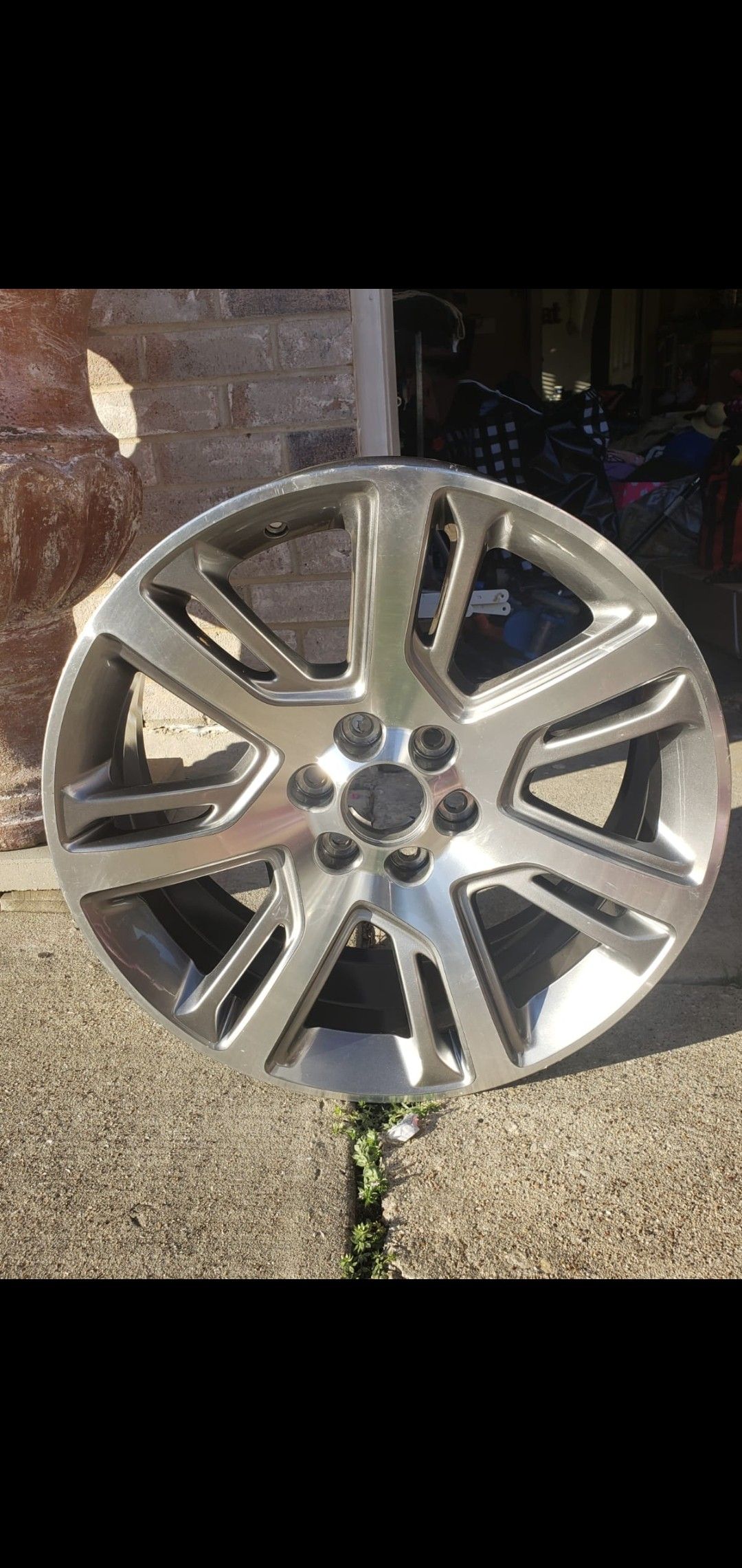 Cadillac Escalade Rim