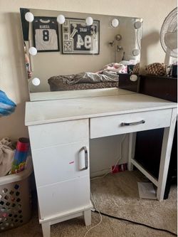 Used Makeup Vanity