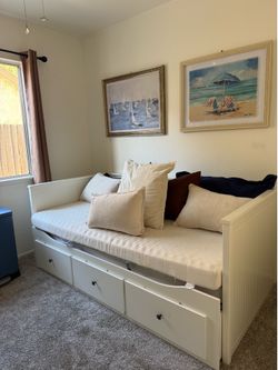 Pull out day bed