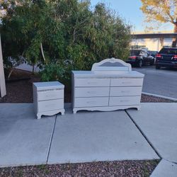 2 Piece Dresser Set ( Can Deliver For $10 )