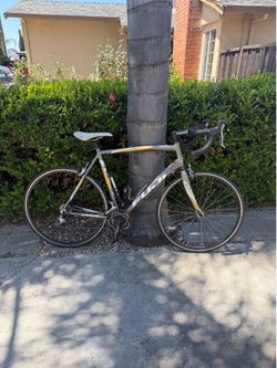 Fuji Road Bike 59cm