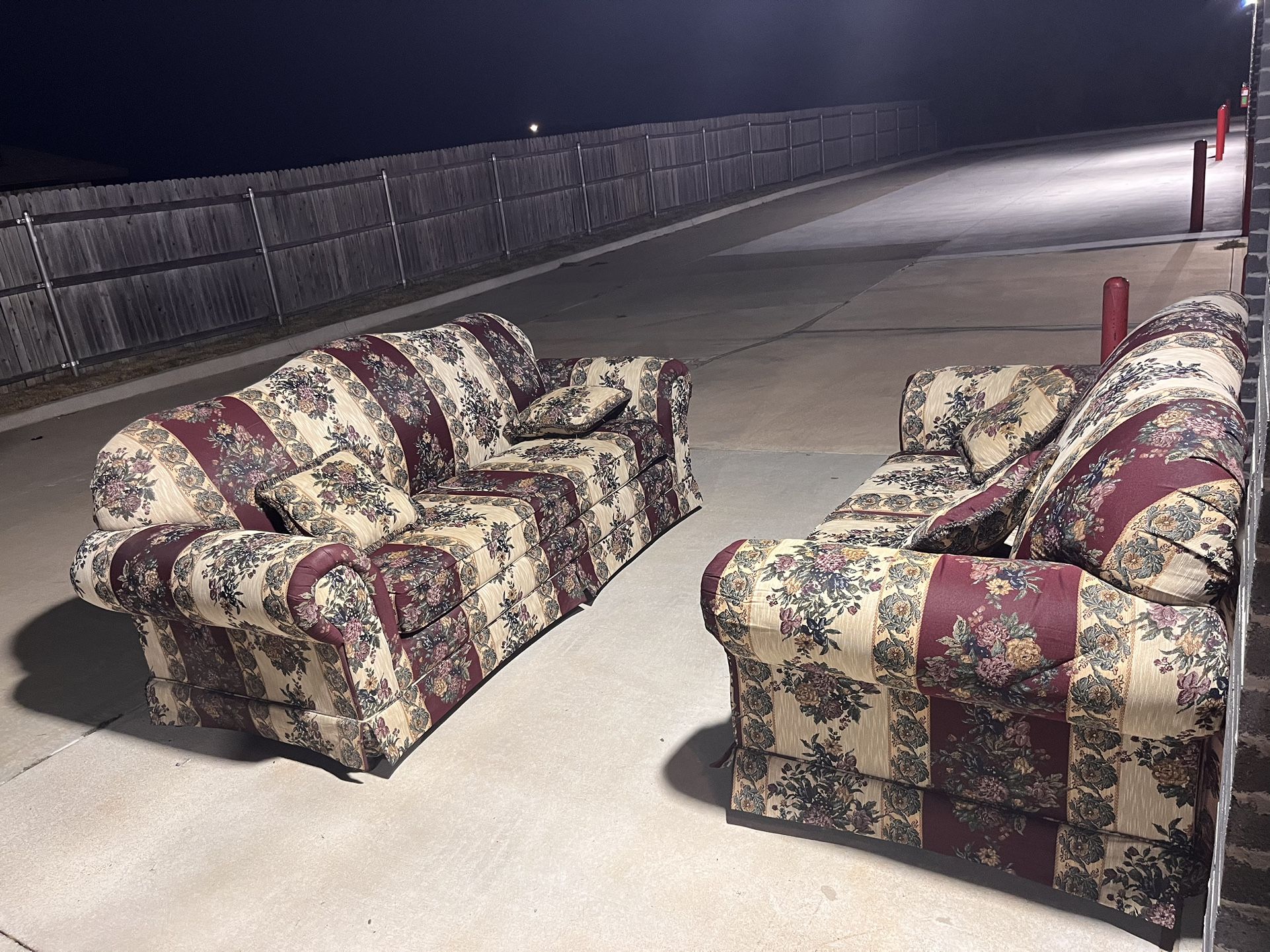 Cream / Burgundy Vintage FLORAL Couch Set