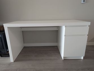 White office desk with drawers
