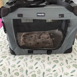 Soft Dog Crate Collapsible. Excellent Condition A Little Bit Small