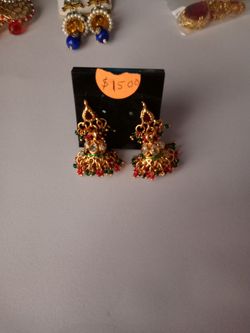 Earrings 