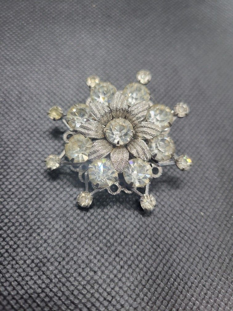 Snowflake/sunburst Silver Brooch