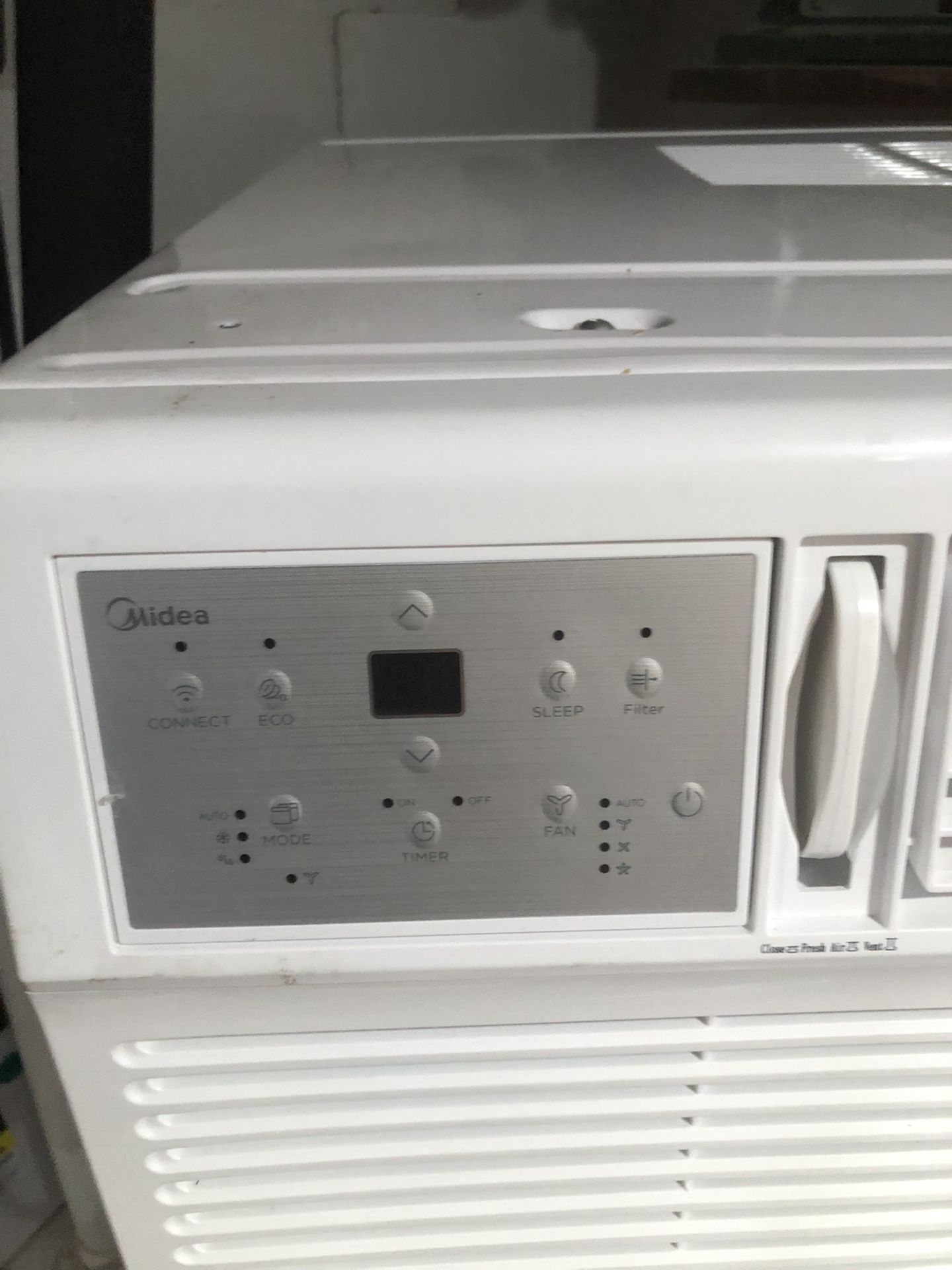 New 25000 BTU Air Conditioner