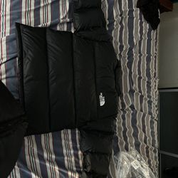 Men’s Black NorthFace 700