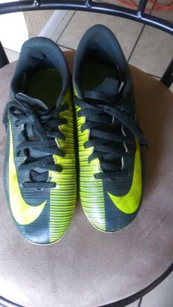 Soccer shoes 3.5 de niño