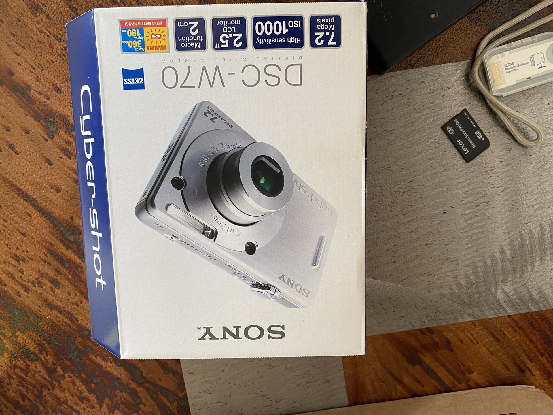 Sony DSC-W70 Digital Camera