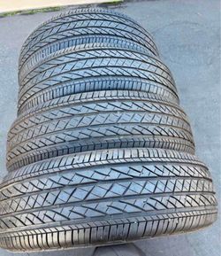 225/60r18 Bridgestone tires con 80% de Vida Las 4