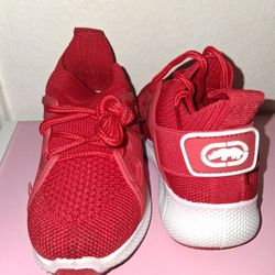 Red Size  6. Kids Pumas  