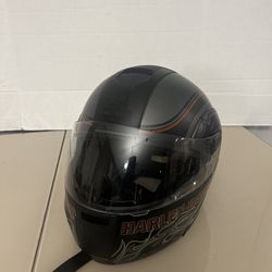 Harley Davidson Helmet HD-H05 SIZE L Good Condition with cosmetic blemishes. There are scratches and scuff marks throughout the helmet and they range 