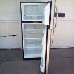 Frigidaire Frig For Sale Work Great