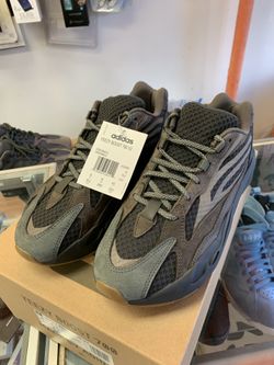Adidas Yeezy geode size 8.5 brand new in box