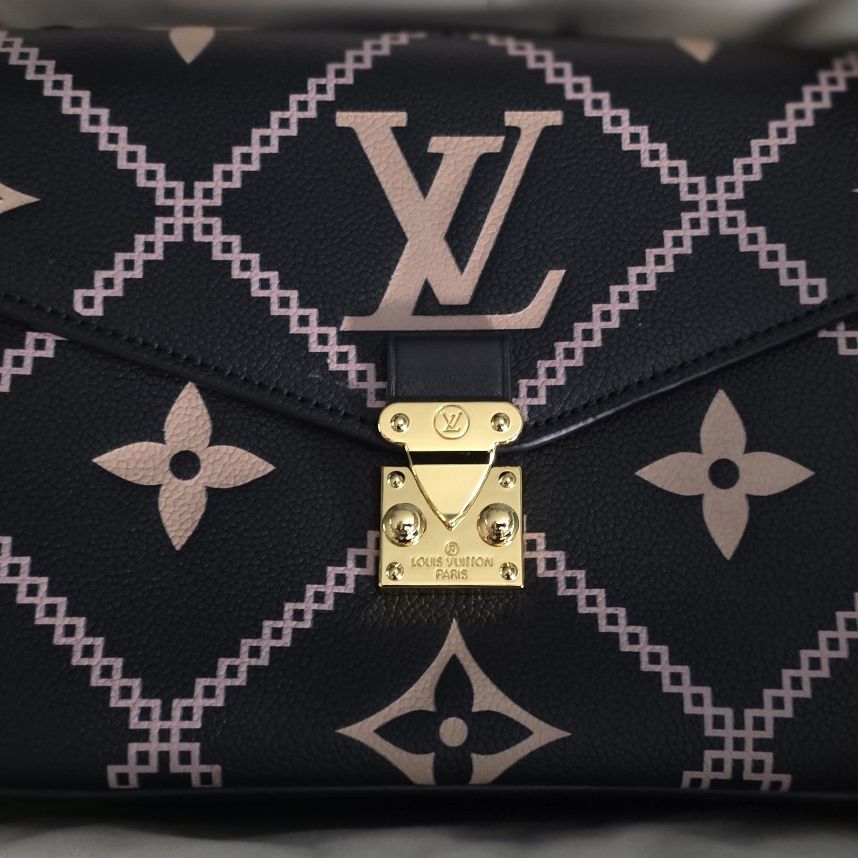LOUIS VUITTON Pochette Metis Empreinte Giant Broderies Black/Pink