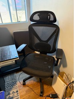 Staples Dexley Office Desk Chair