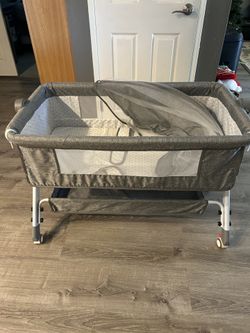 Baby Bassinet Like New