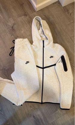 Nike Tech Set