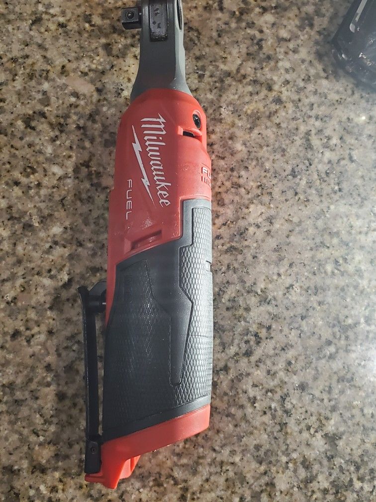 Milwaukee M12 Fuel Ratchet