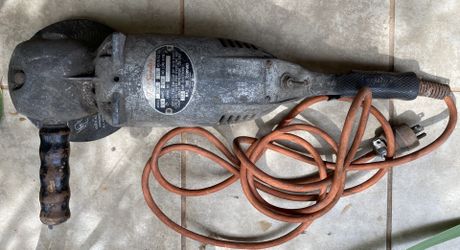 Mall Tool Co. Heavy duty Sander Model #26030 115Volts 12AMPS Serial#572681 Blade 7*1/4 Type 27A24N BF