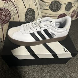 Adidas Men's VL Court 3.0 Sneaker Size 8 