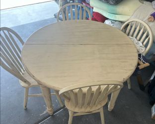 Round Dinning Table