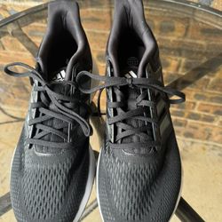 Men’s Adidas Running Shoes (like New)