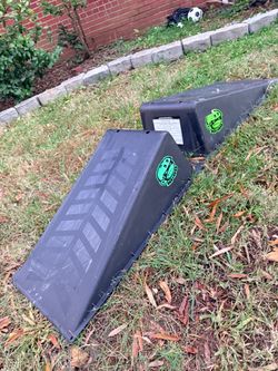Skate ramp