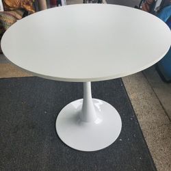 Tulip Kitchen Table
