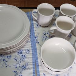 DOWNSIZING PFALTZGRAF HERITAGE PATTERN WHITE DINNERWARE SET 6 PLATES, 4 BOWLS & 4 CUPS NORMAL USE